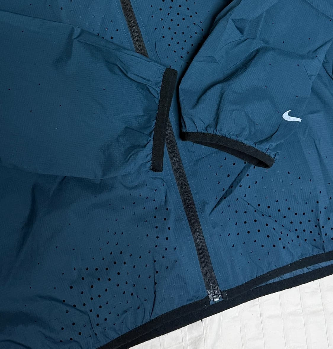 NIKE GYAKUSOU LASER 나이키 갸쿠소우 바람막이 상품이미지4