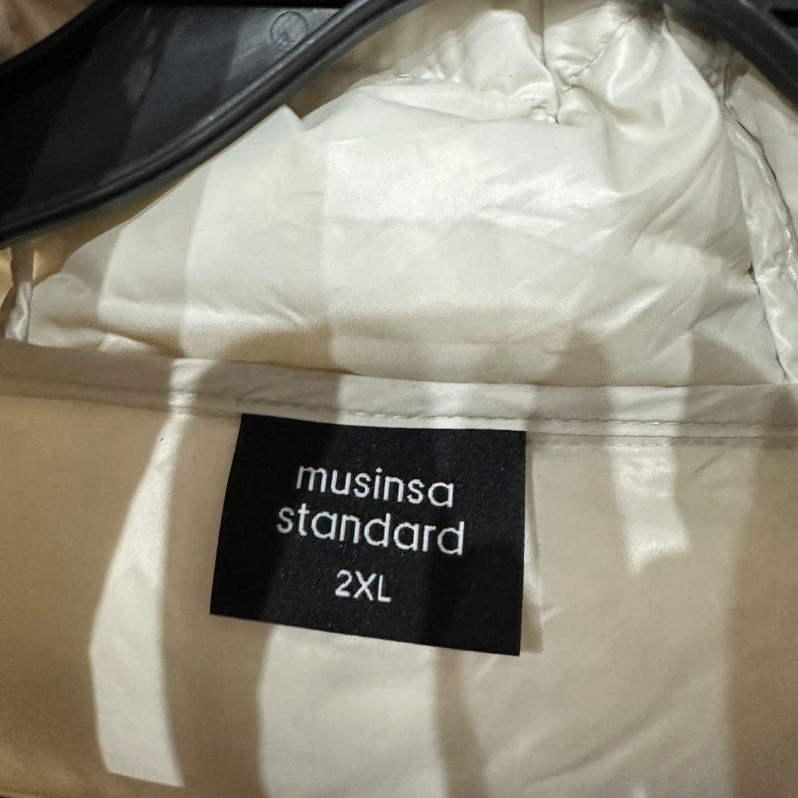 무신사스탠다드 시티레저 라이트다운 스톤화이트 패딩 XXL 상품이미지3