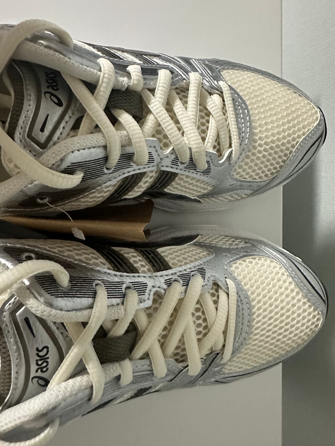 아식스 젤 카야노 14 크림 블랙 250 사이즈 판매합니다. 상품이미지8