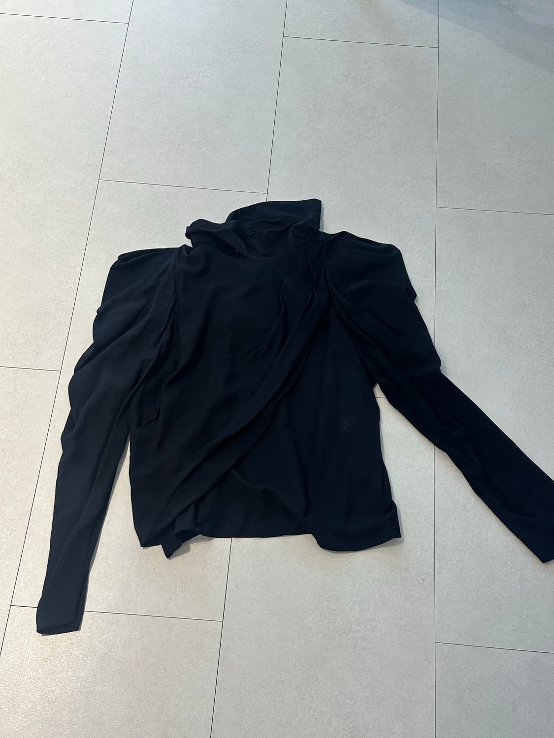 르메르 드레이프 블라우스 상품이미지3