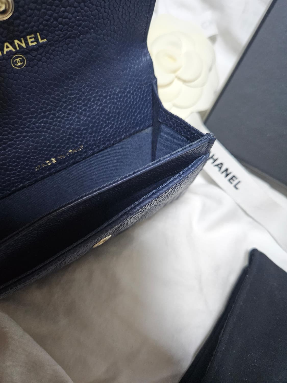 샤넬 보이 캐비어 카드지갑 네이비 샴페인골드 풀박스 상품이미지4