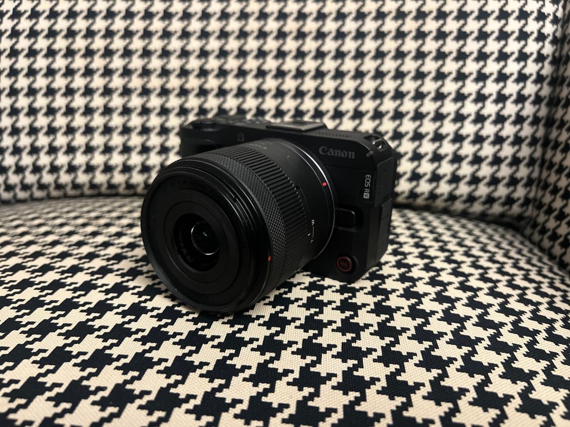 📷 캐논 R50V 블랙 풀박스 판매합니다 (새상품급) 상품이미지1