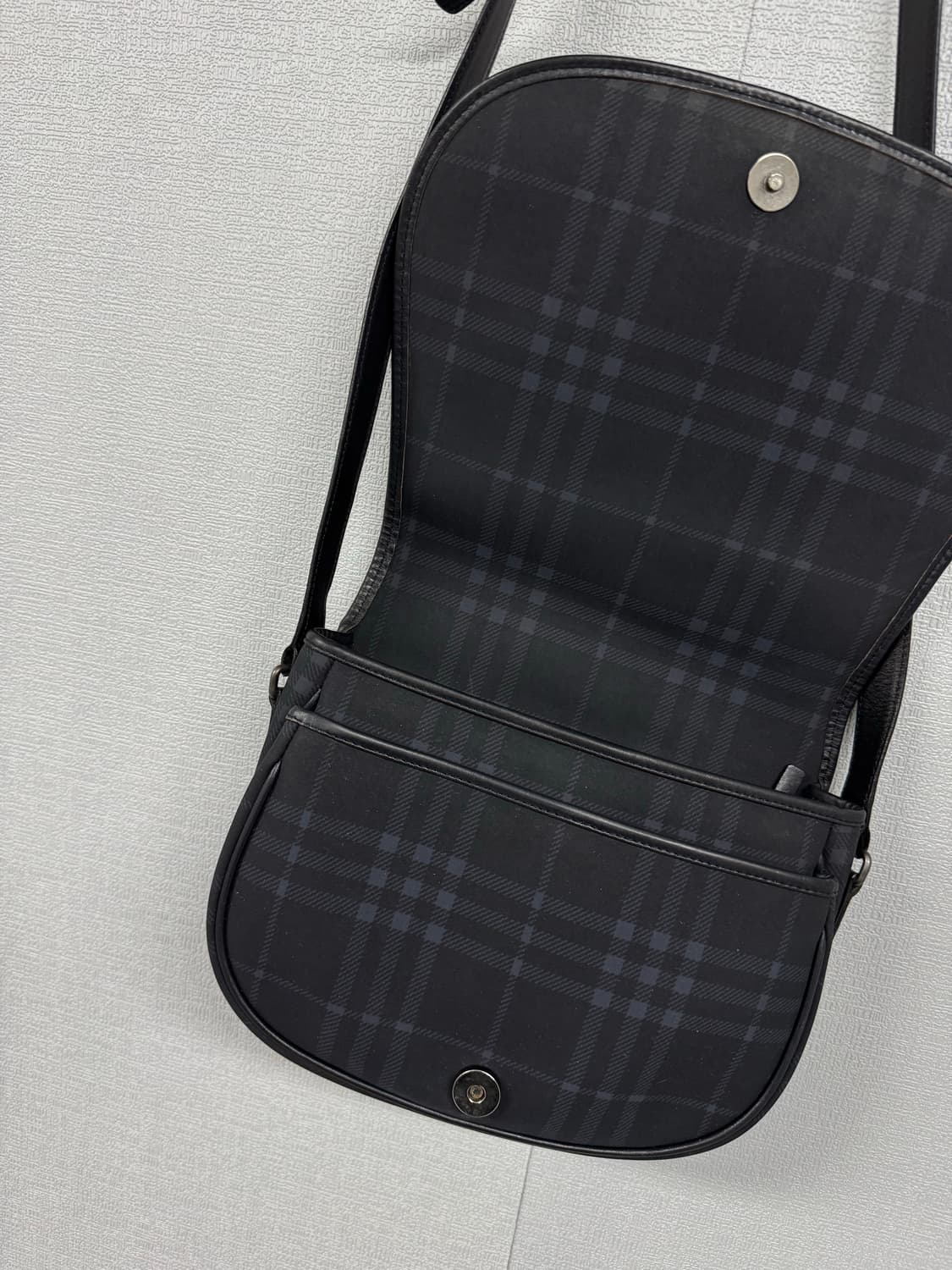 버버리 체크 크로스백 상품이미지7