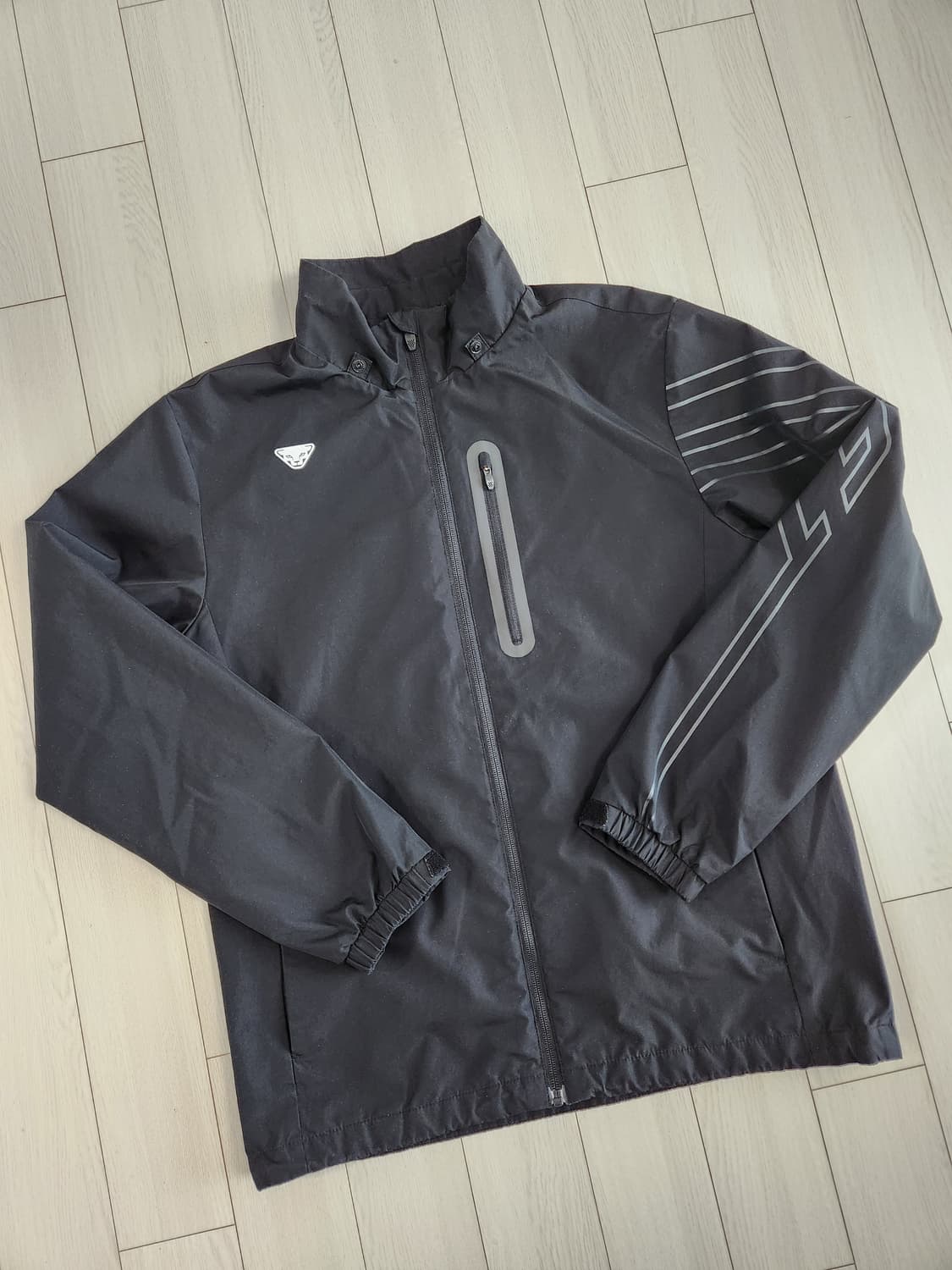 다이나핏 디모션 바람막이 자켓 사이즈100(L)

모자없어요

스포츠웨어 상품이미지1