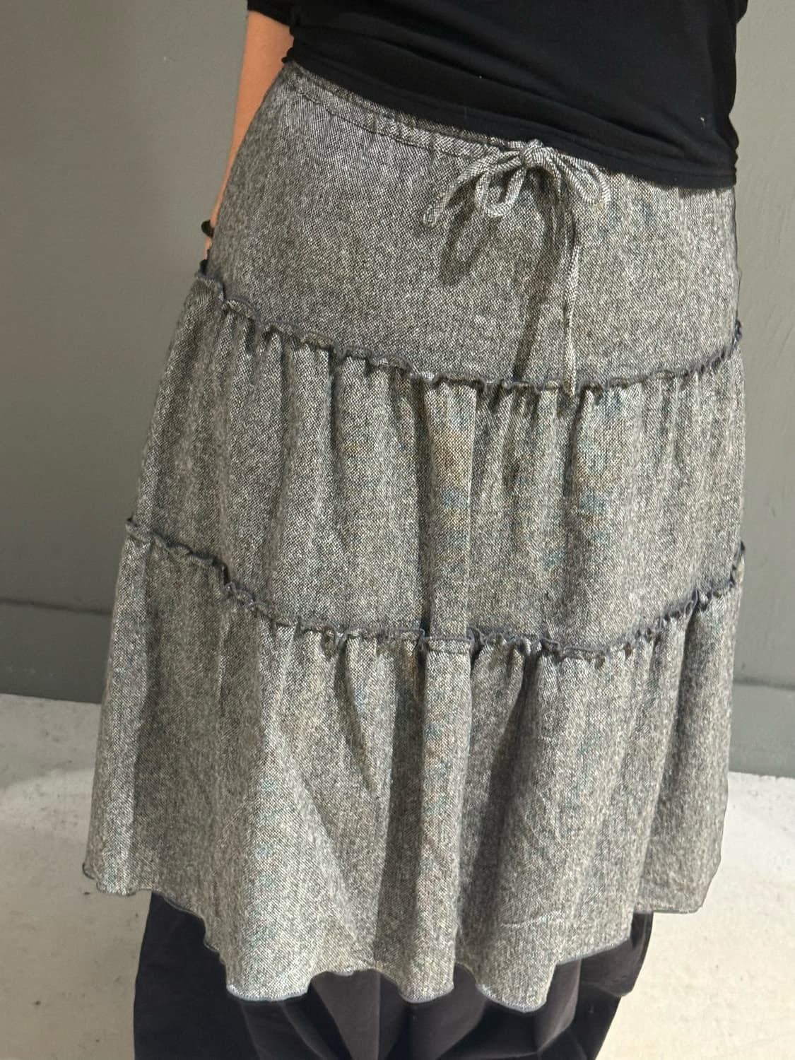bokasi frill detail midi skirt 상품이미지3