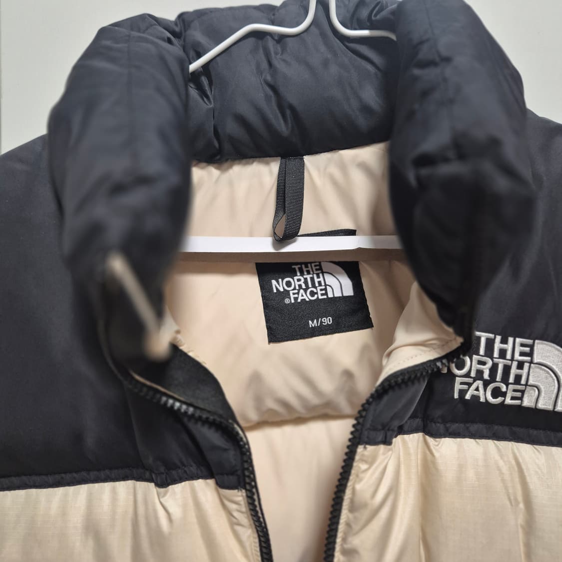 [노스페이스] 눕시 아이보리 패딩 M(90) 상품이미지1