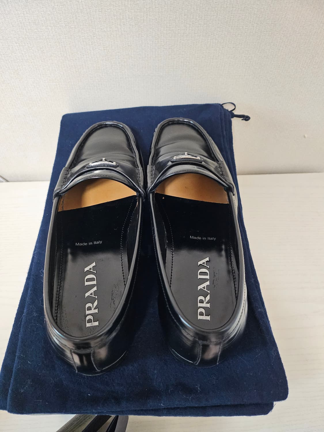 (정품) 프라다 삼각로고 레더로퍼 상품이미지7