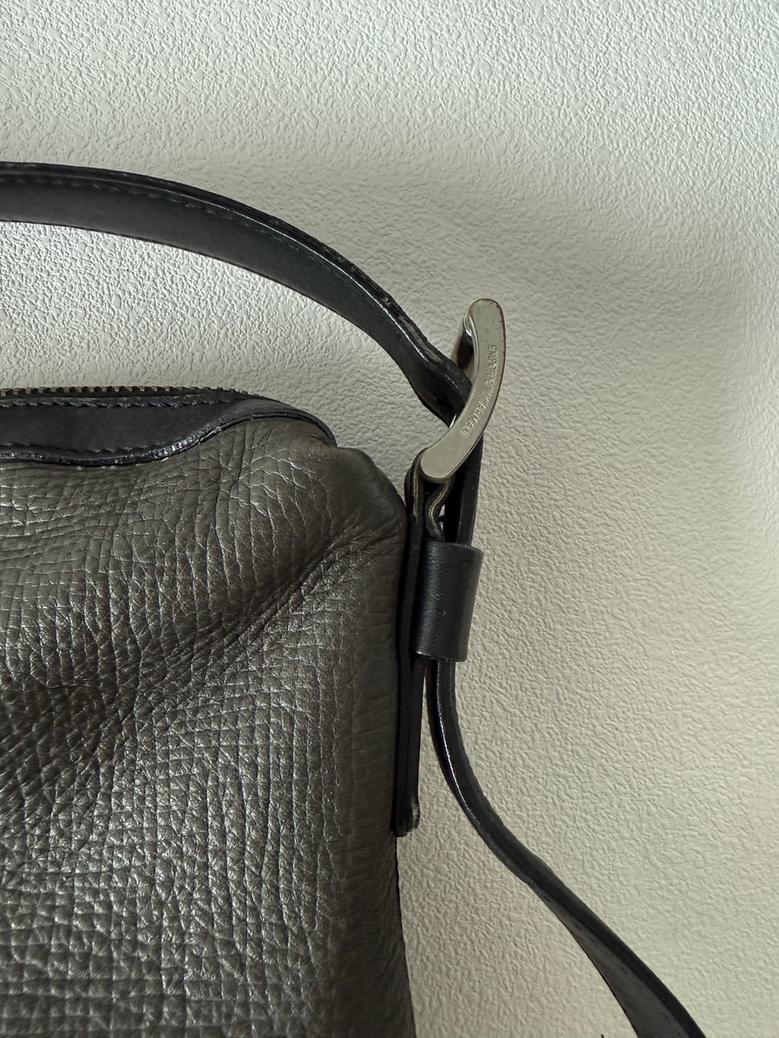 엠포리오 아르마니(EMPORIO ARMANI) 레더 크로스백(ITALY) 상품이미지3