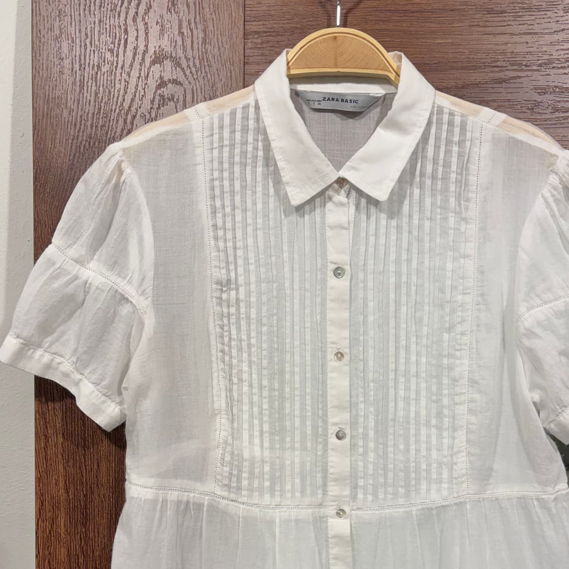 ZARA basic 화이트 핀턱 아사면 반팔 블라우스 러블리 모리 상품이미지4