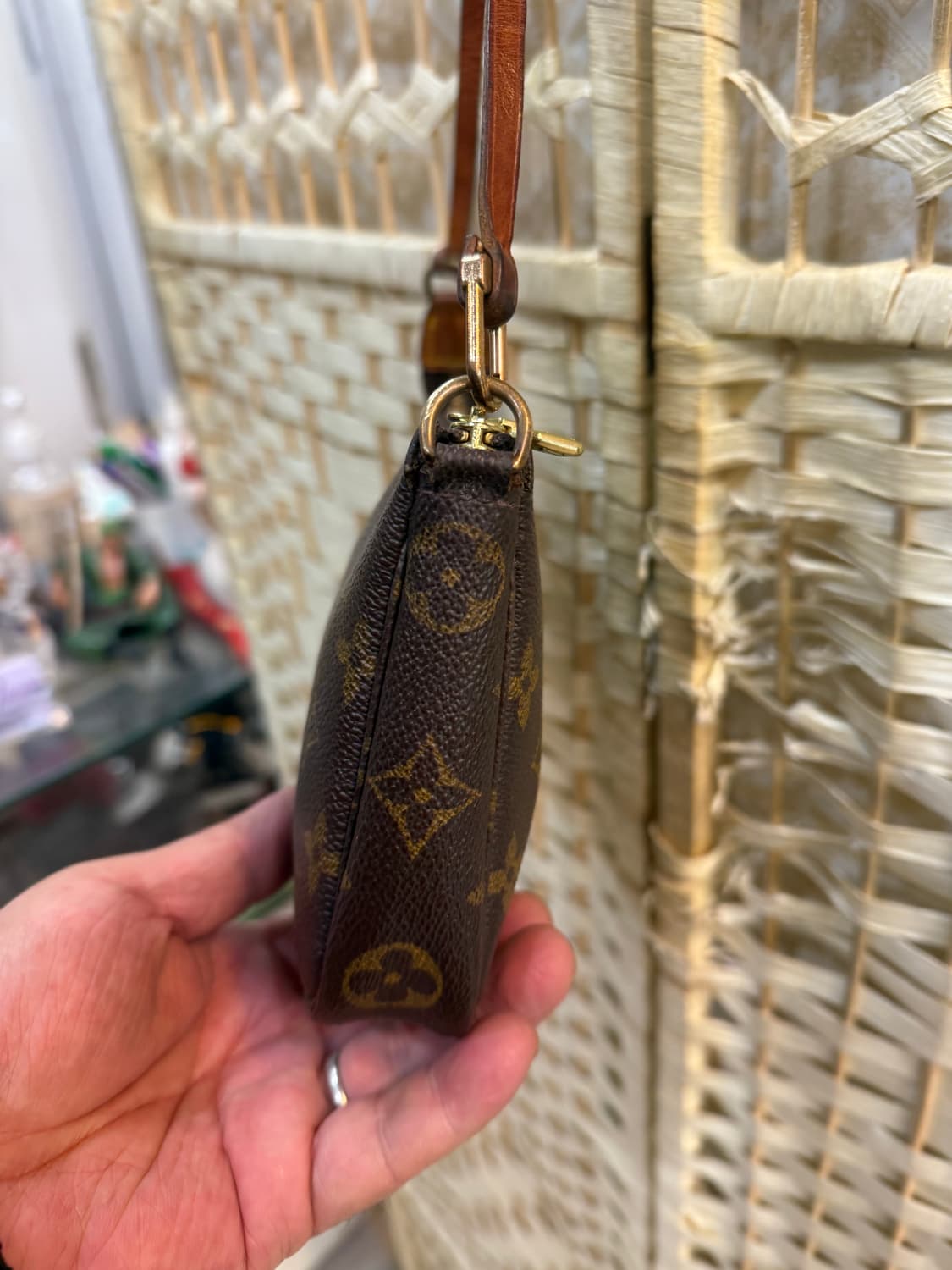 정품 루이비통 포쉐트 악세수아 팝니다 상품이미지2