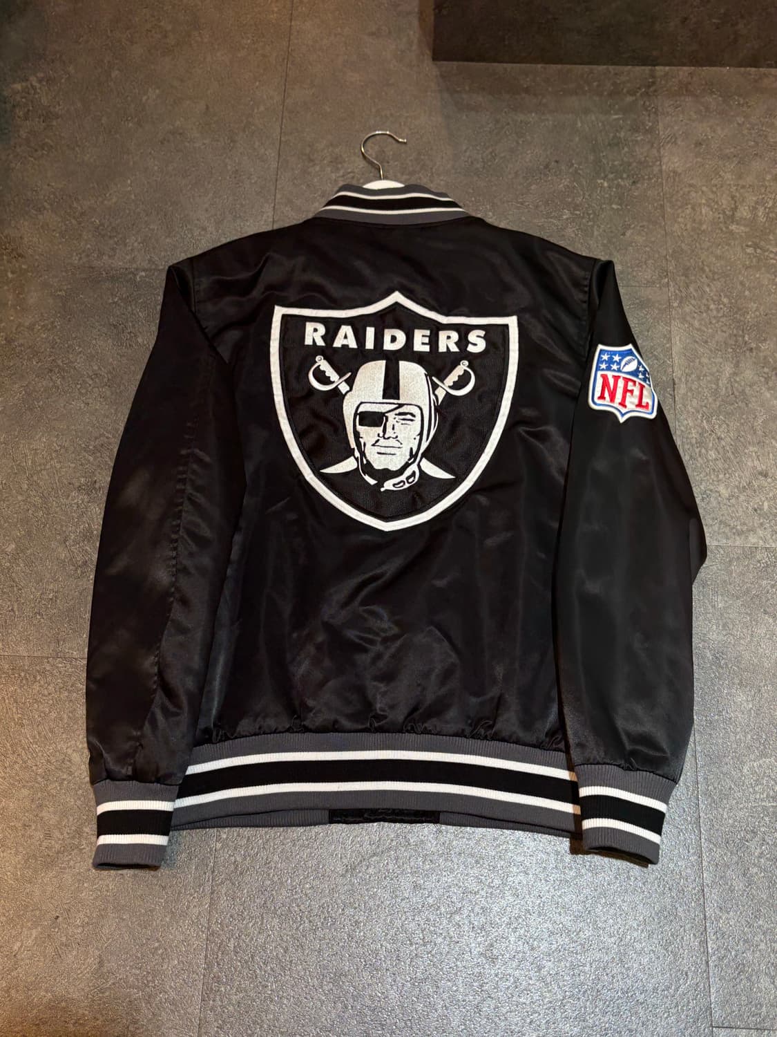 뉴에라 NFL 레이더스 바시티자켓 블랙 M 상품이미지3