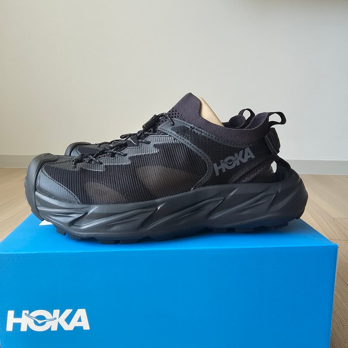 280 새제품) 호카 호파라 2 블랙 샌들 슬리퍼 남자 1147650 상품이미지1