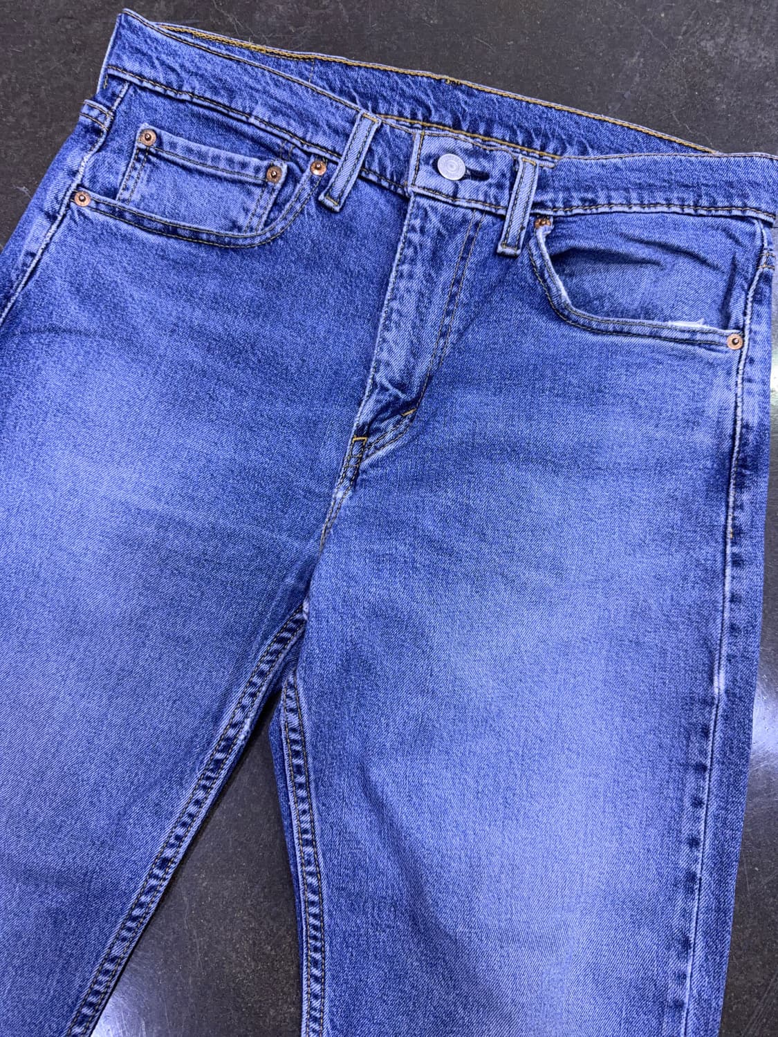 리바이스 502 레귤러 테이퍼드핏 중청 워싱 데님팬츠 32 상품이미지3