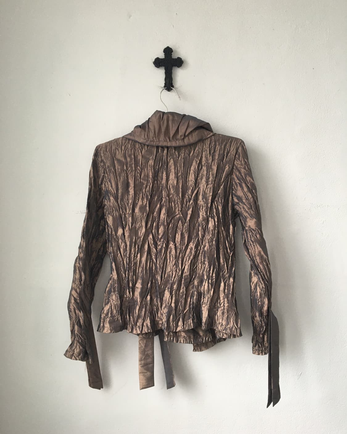 Tied wrap glossy pleats jacket 상품이미지3