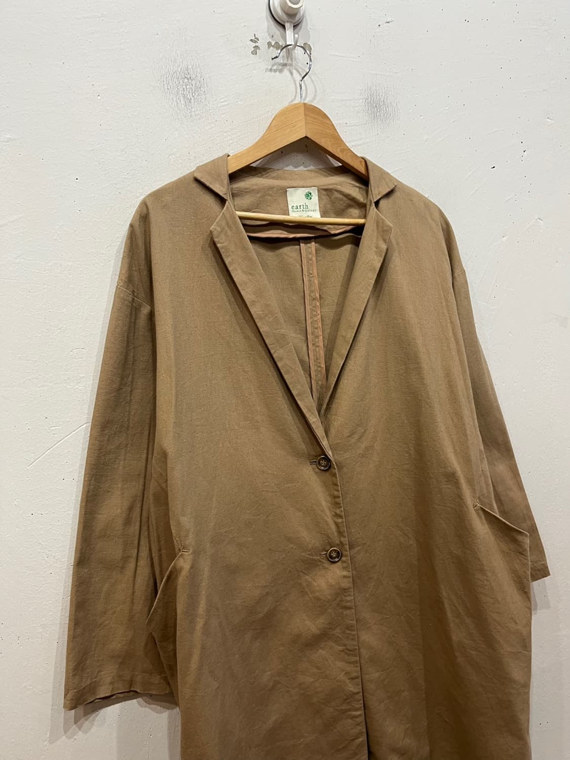어스뮤직 JPN 네추럴라벨 린넨 블렌드 롱자켓 상품이미지2