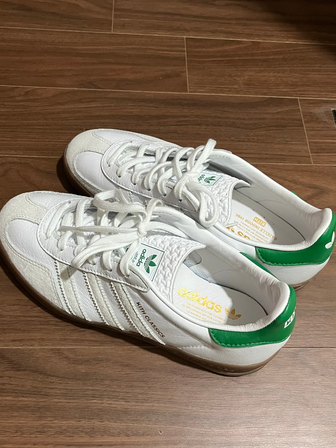 adidas kith 콜라보 인도어가젤 230 상품이미지1