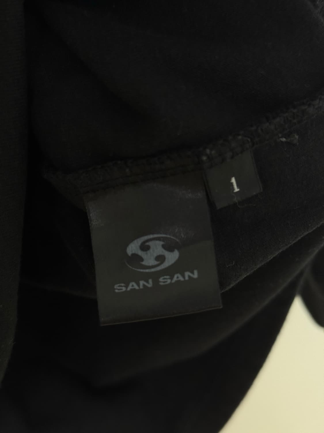 산산기어 롱슬리브 블랙 22fw 1사이즈 상품이미지4