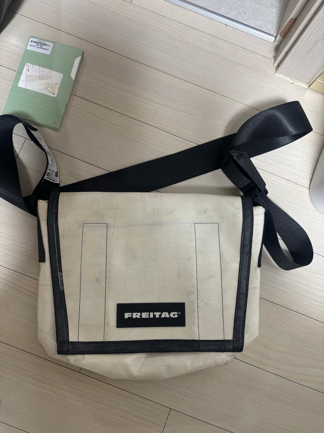 프라이탁 올화이트 F14 메신저백 라씨 상품이미지2