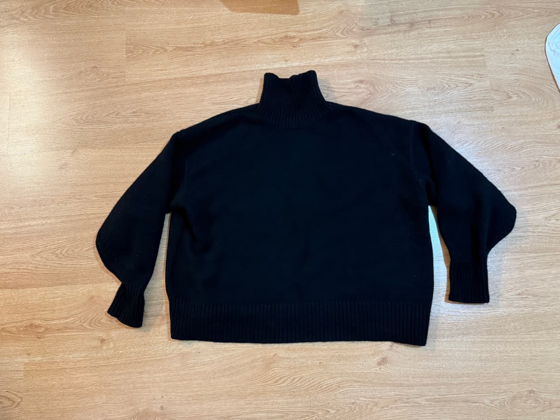 더로우 캐시미어 터틀넥 니트 라지 상품이미지1