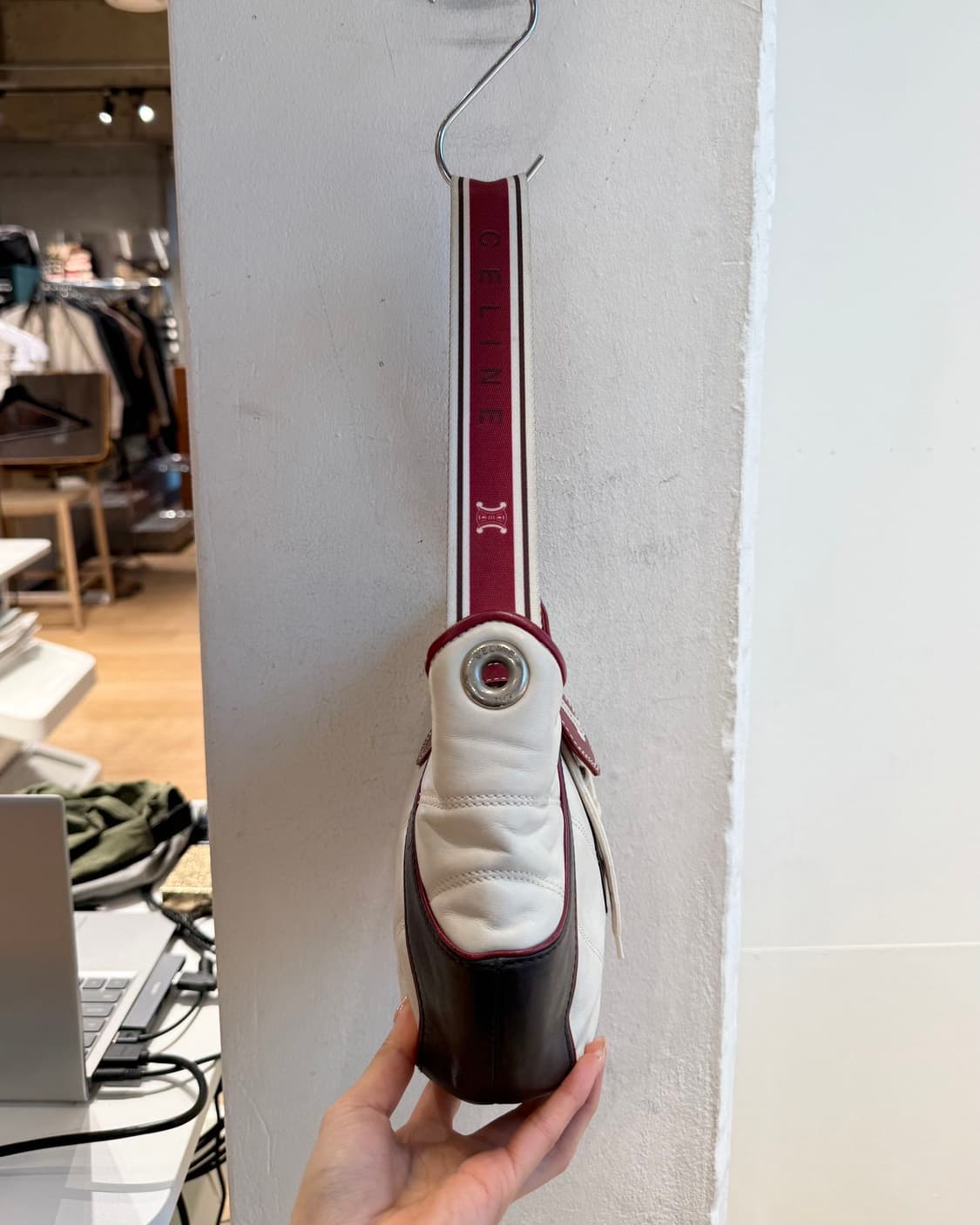 셀린느 화이트 레드 02s 피파 월드컵 레더 숄더백  상품이미지5