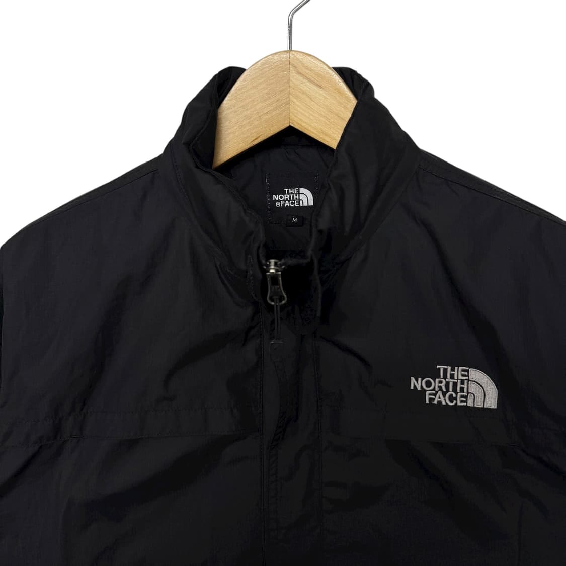 노스페이스 로고 바람막이자켓 상품이미지2