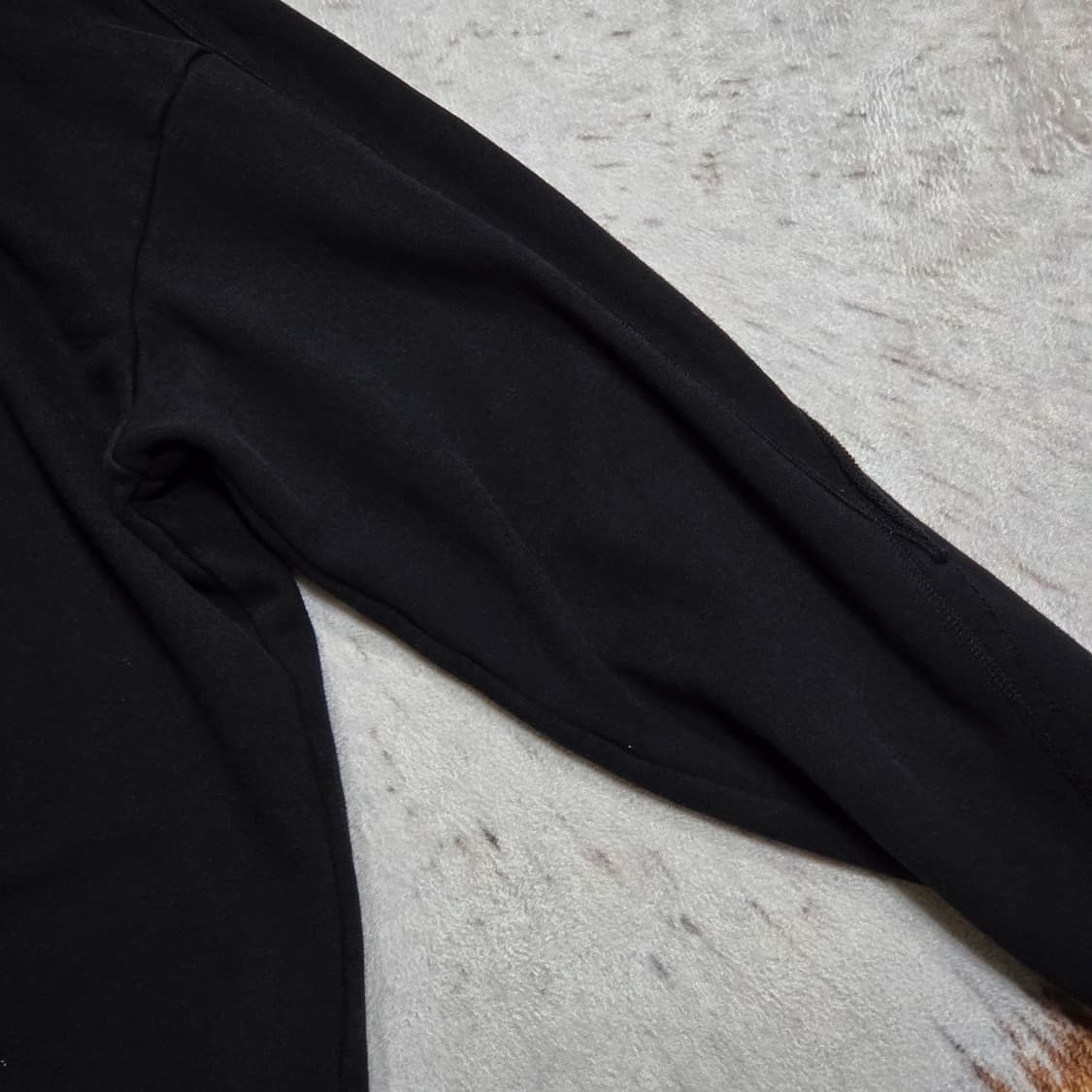 필라 블루 프린팅 블랙 후드티 상품이미지3