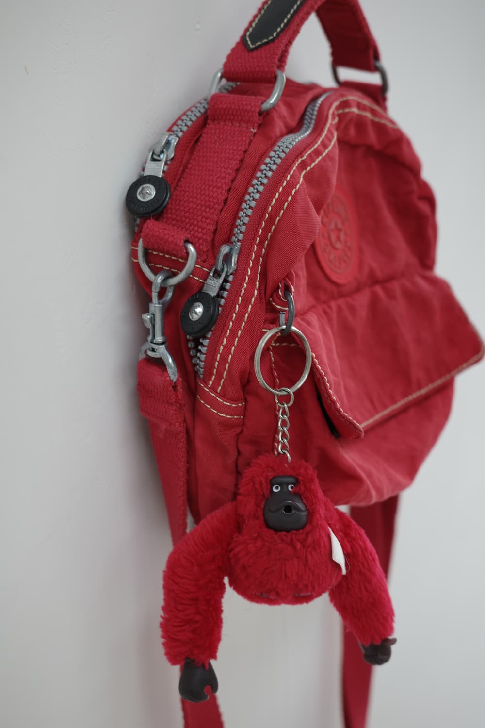 Kipling red cross bag 상품이미지4