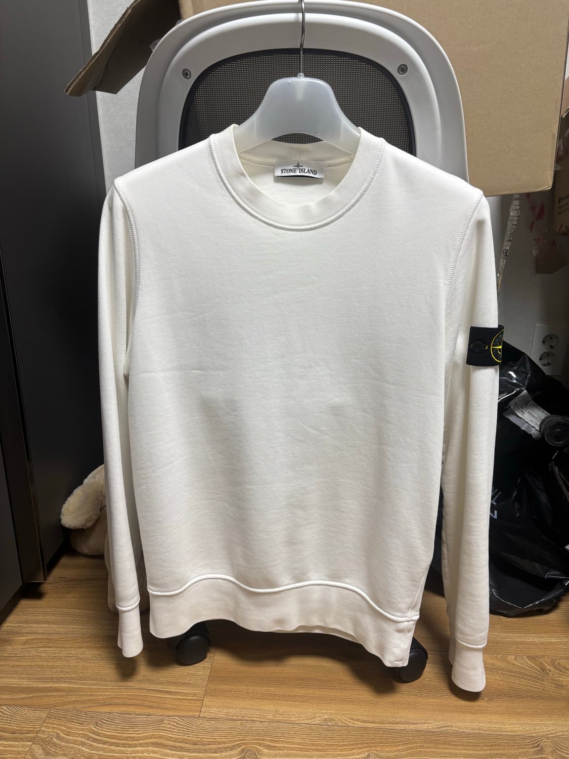 스톤아일랜드 화이트맨투맨 상품이미지1