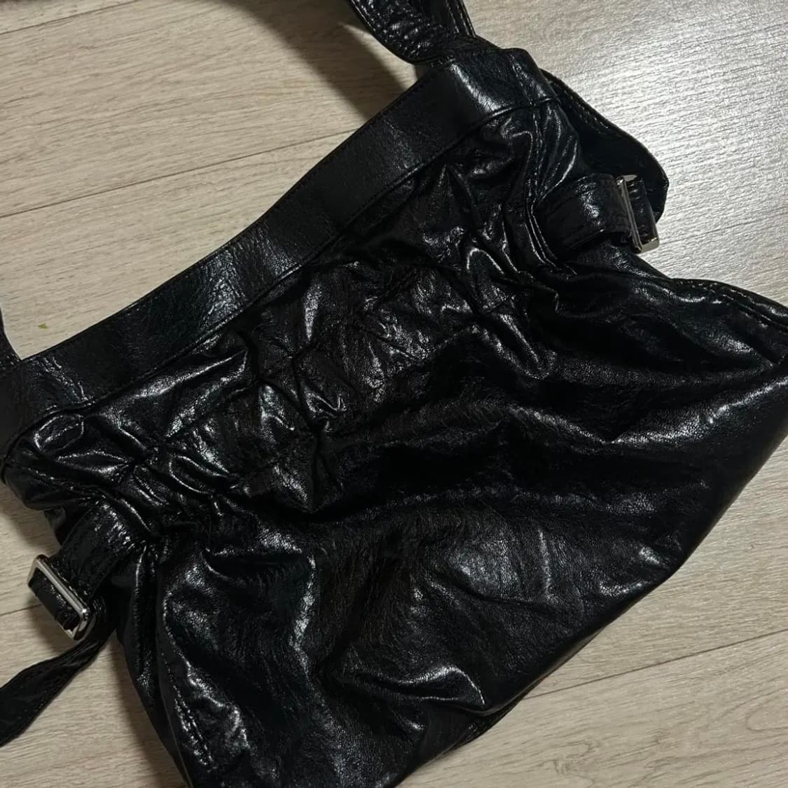 마뗑킴 24시즌 레더 씨쉘 미니백 상품이미지3