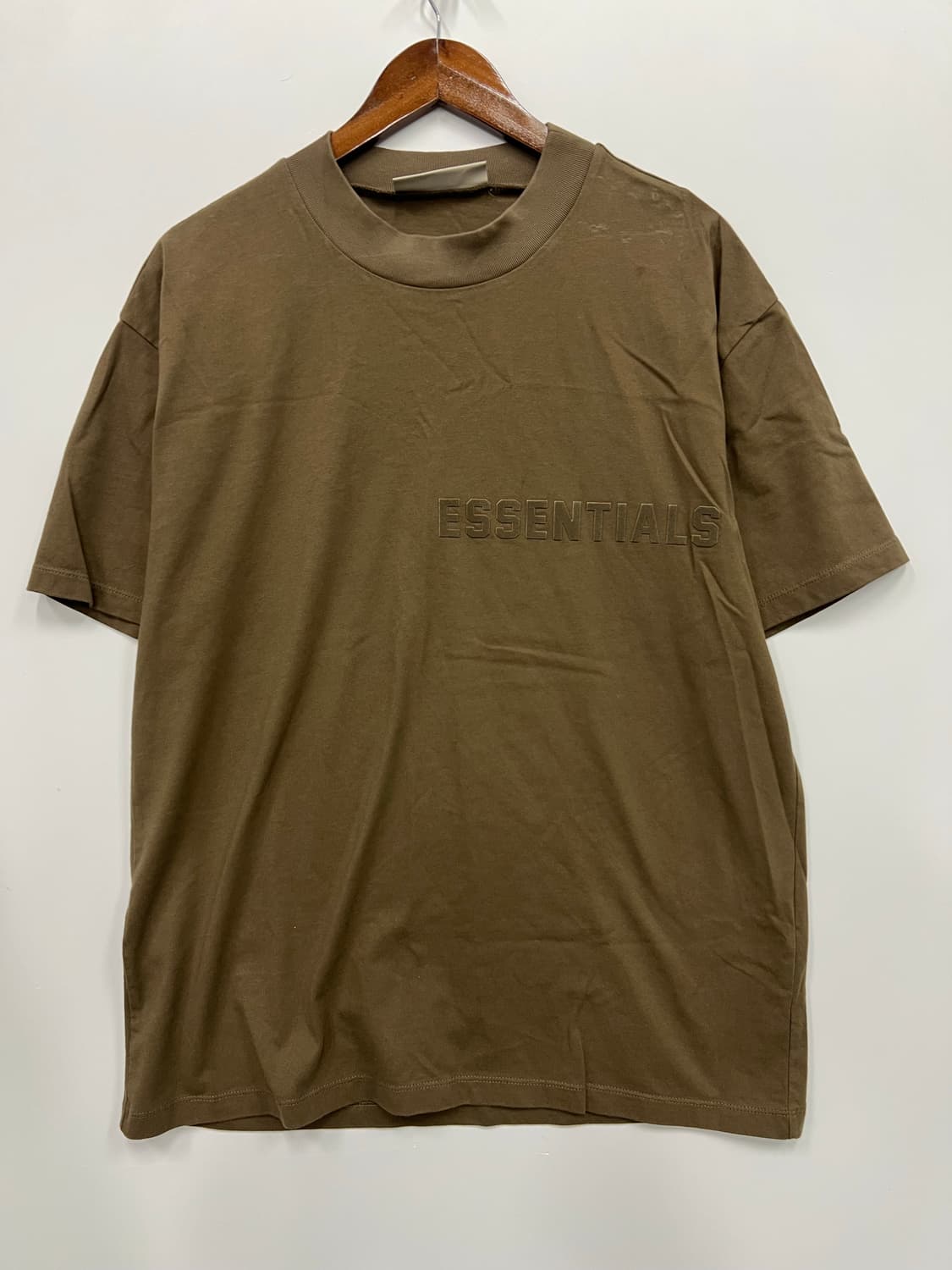 ESSENTIALS 카키색 티셔츠 상품이미지1