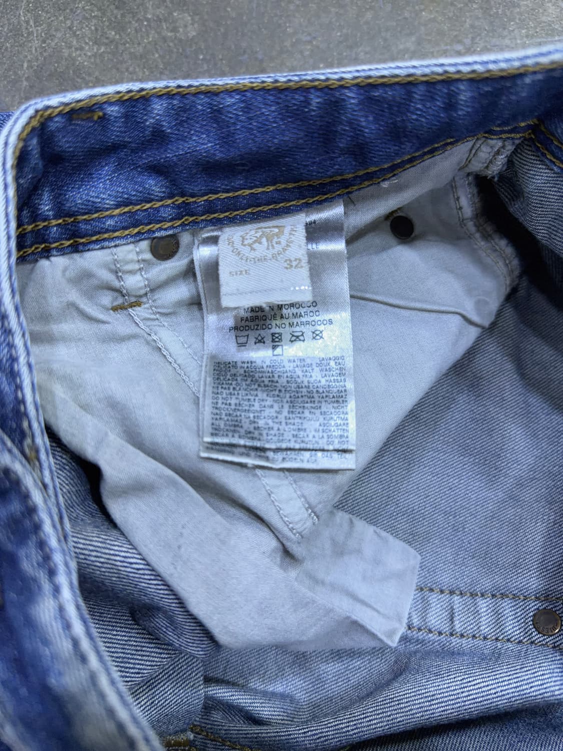 디젤 크룰리 빈티지 워싱 데미지 레귤러 슬림 데님팬츠 32 상품이미지9