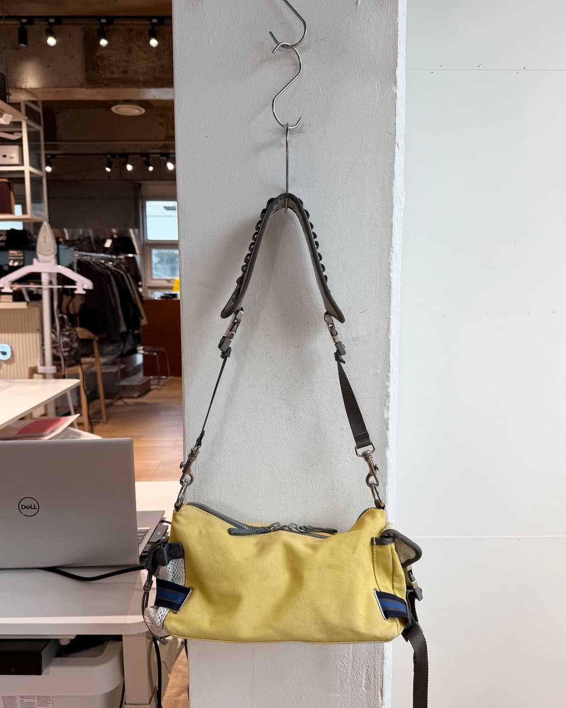프라다 2000s 옐로우 테크니컬 버클 크로스백  상품이미지5