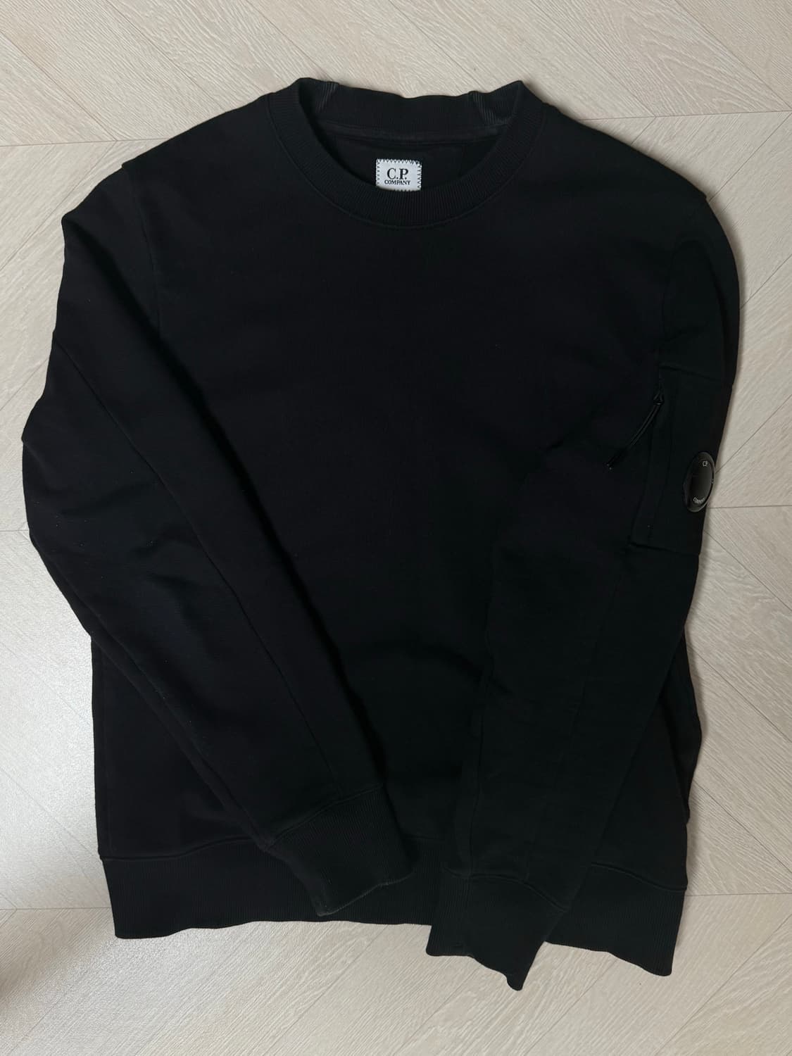 CP컴퍼니 블랙 맨투맨 상태상 M 씨피컴퍼니 시피컴퍼니 상품이미지1