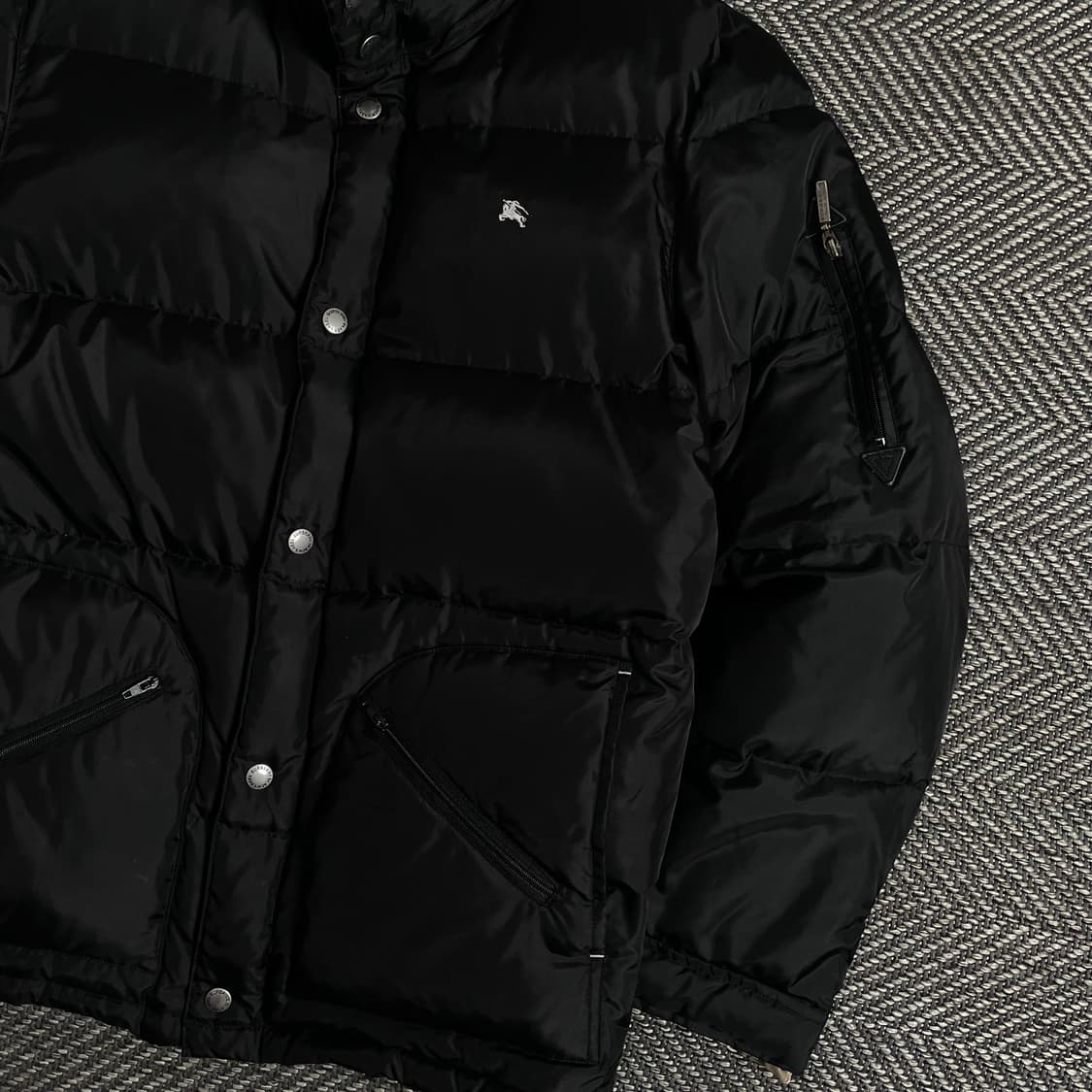 버버리 블랙라벨 자수로고 블랙 푸퍼 패딩y 3131 상품이미지2