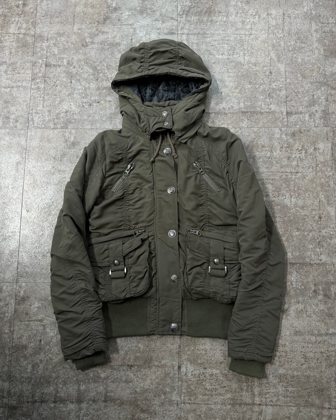 와이투케이 유틸리티 포켓 셔링 푸퍼 자켓 상품이미지1