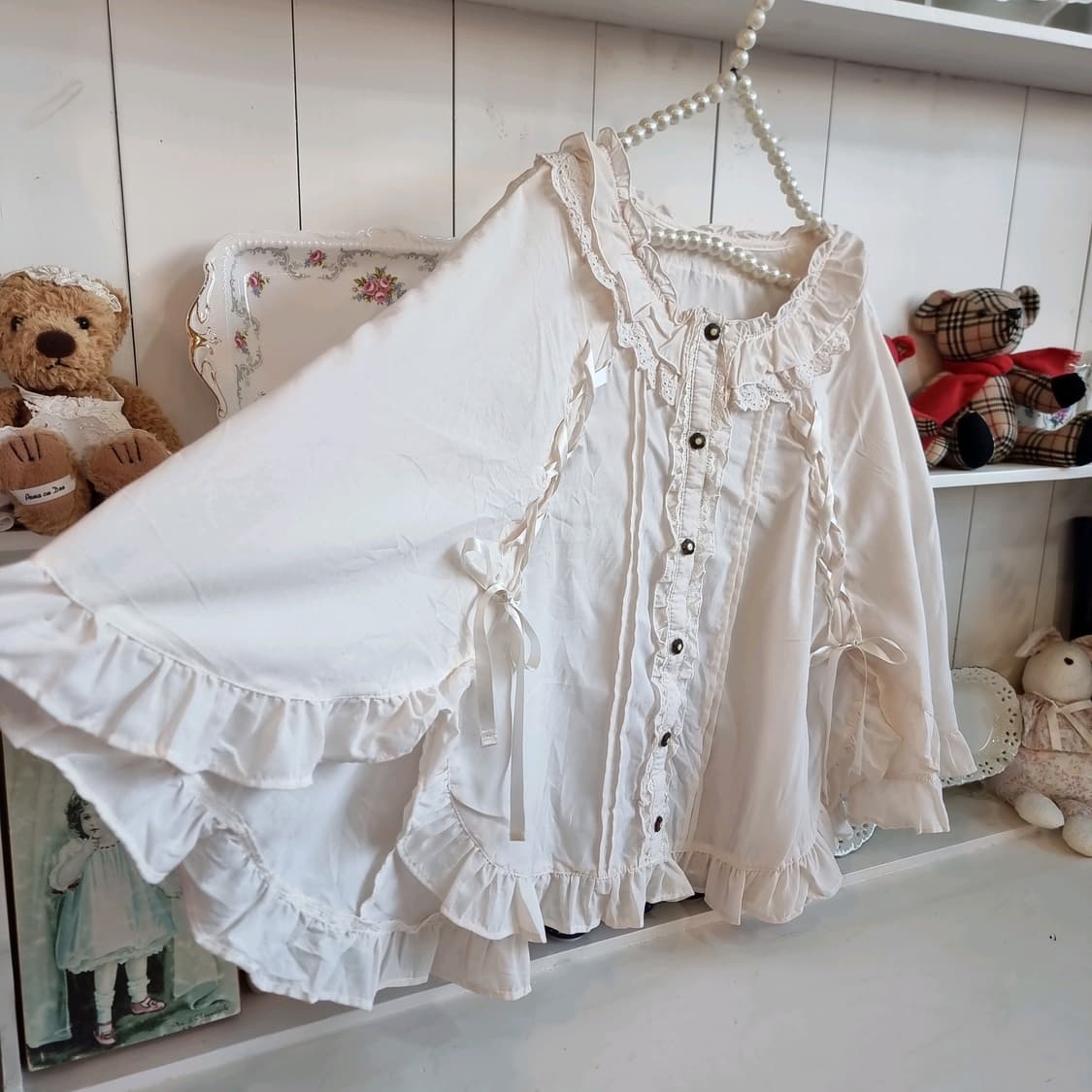 망또 디자인axes femme(액시즈팜) 로맨틱 레이스 블라우스 상품이미지3