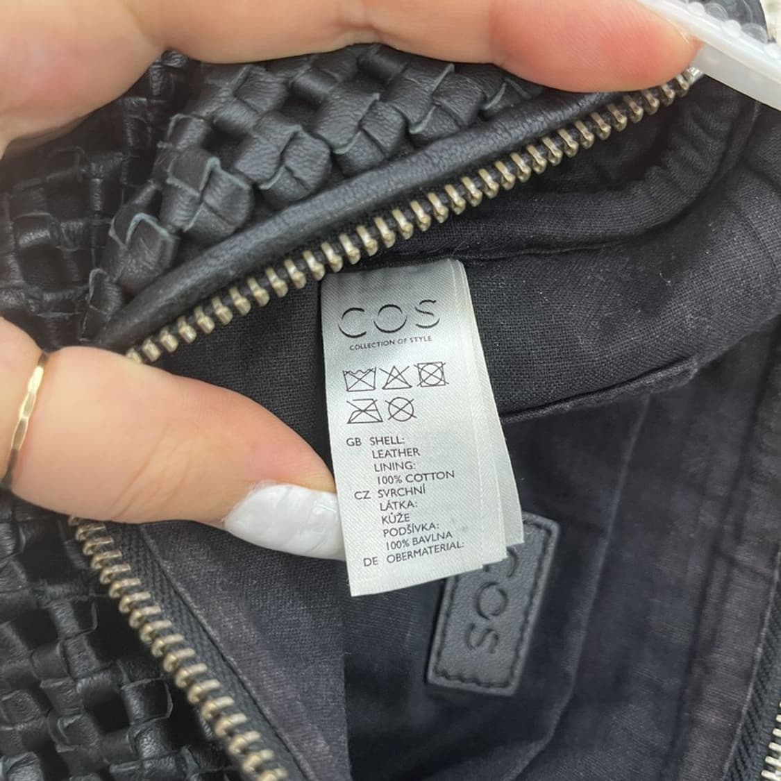 COS 코스 모던시크 캐주얼 위빙 가죽 크로스백 C10889 상품이미지6