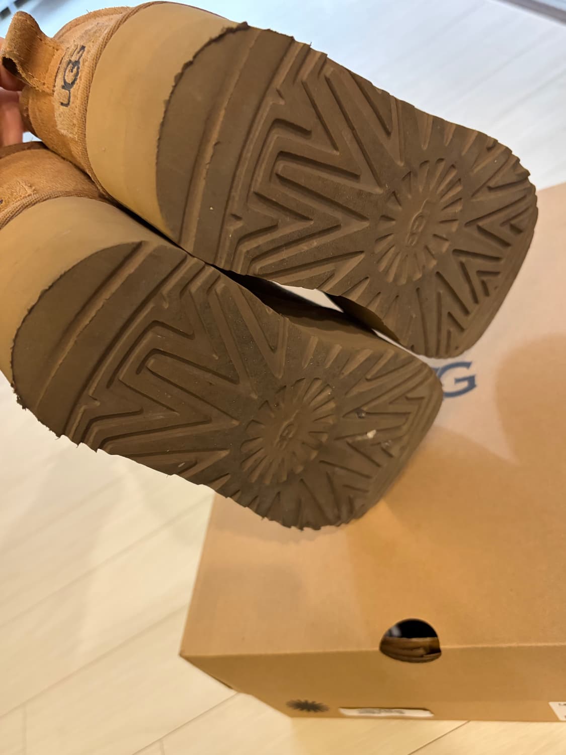 미국 UGG 어그 우먼 클래식 울트라미니 플랫폼 어그 부츠 체스트넛 상품이미지5