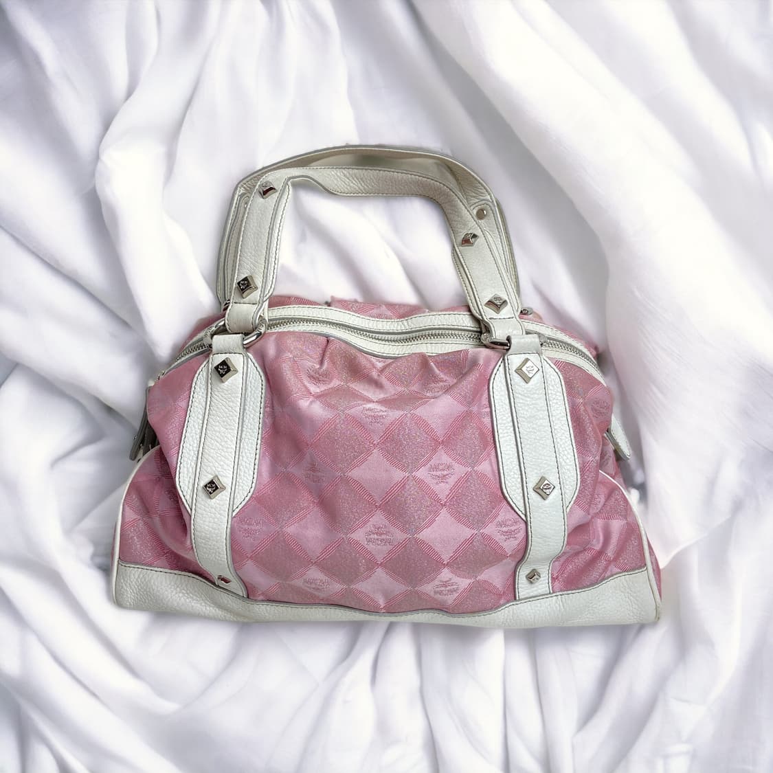 MCM 핑크자카드 화이트 숄더백 상품이미지1
