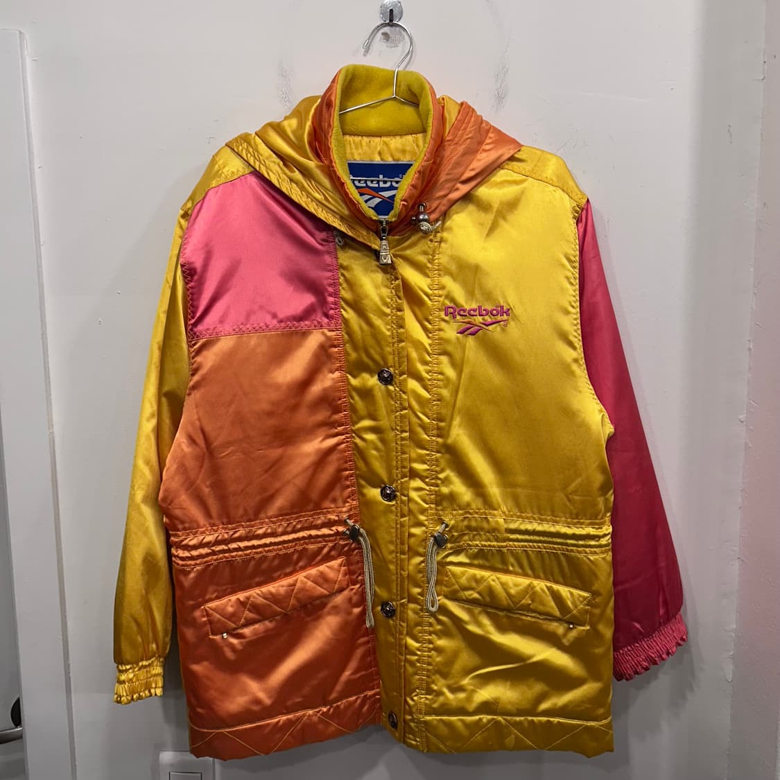 리복 올드스쿨 배색 글로시 스키 보드자켓 상품이미지2