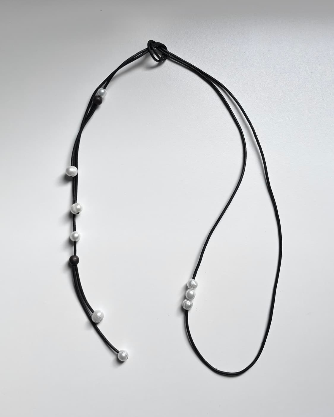 솔로이스트 레더 코드 & 펄 네크리스 상품이미지2