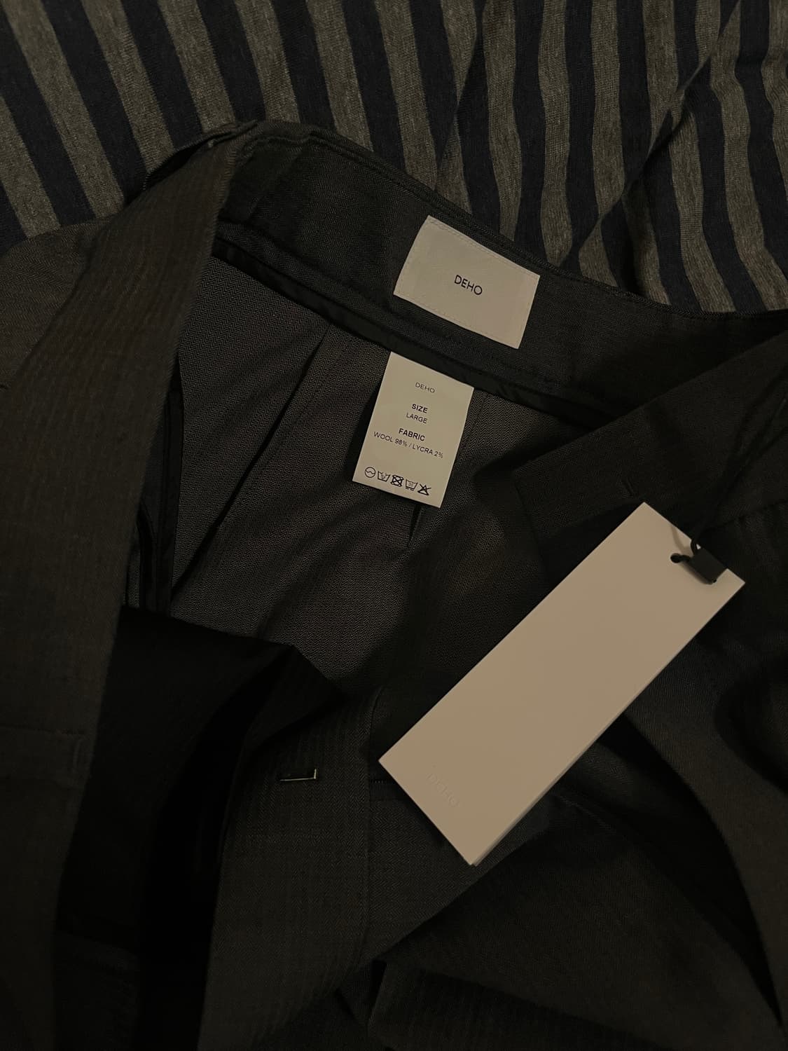[L] DEHO 원턱 트라우저 차콜 상품이미지3