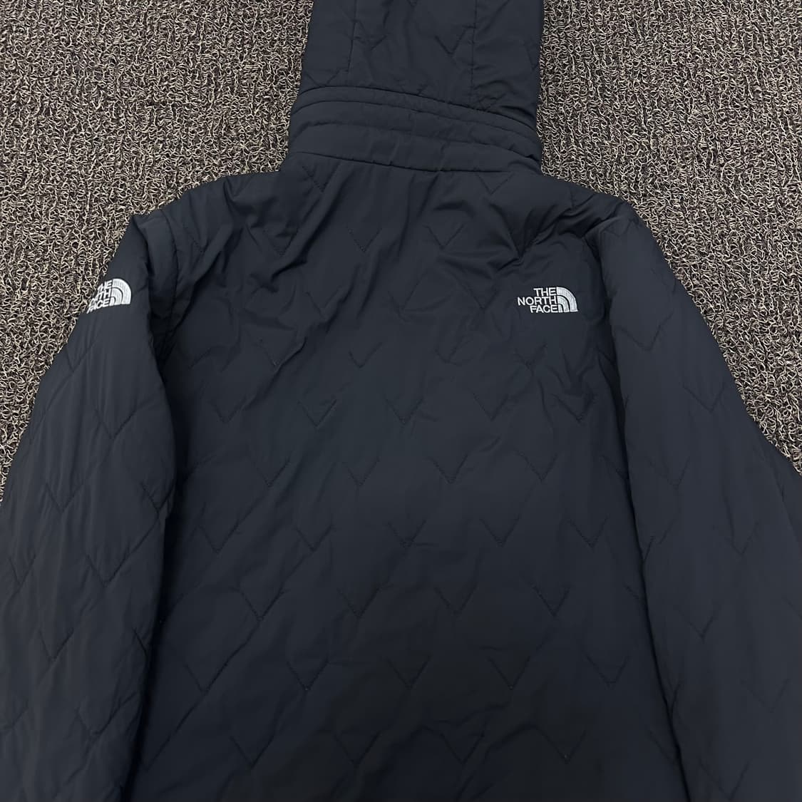 노스페이스 여성 V-Motion 후드 퀼팅 에어 자켓 블랙 XL 상품이미지6