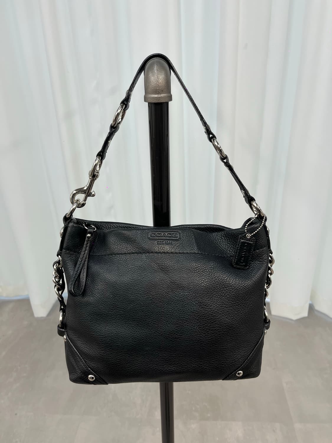 Coach Black Basic Shoulder Bag 상품이미지1