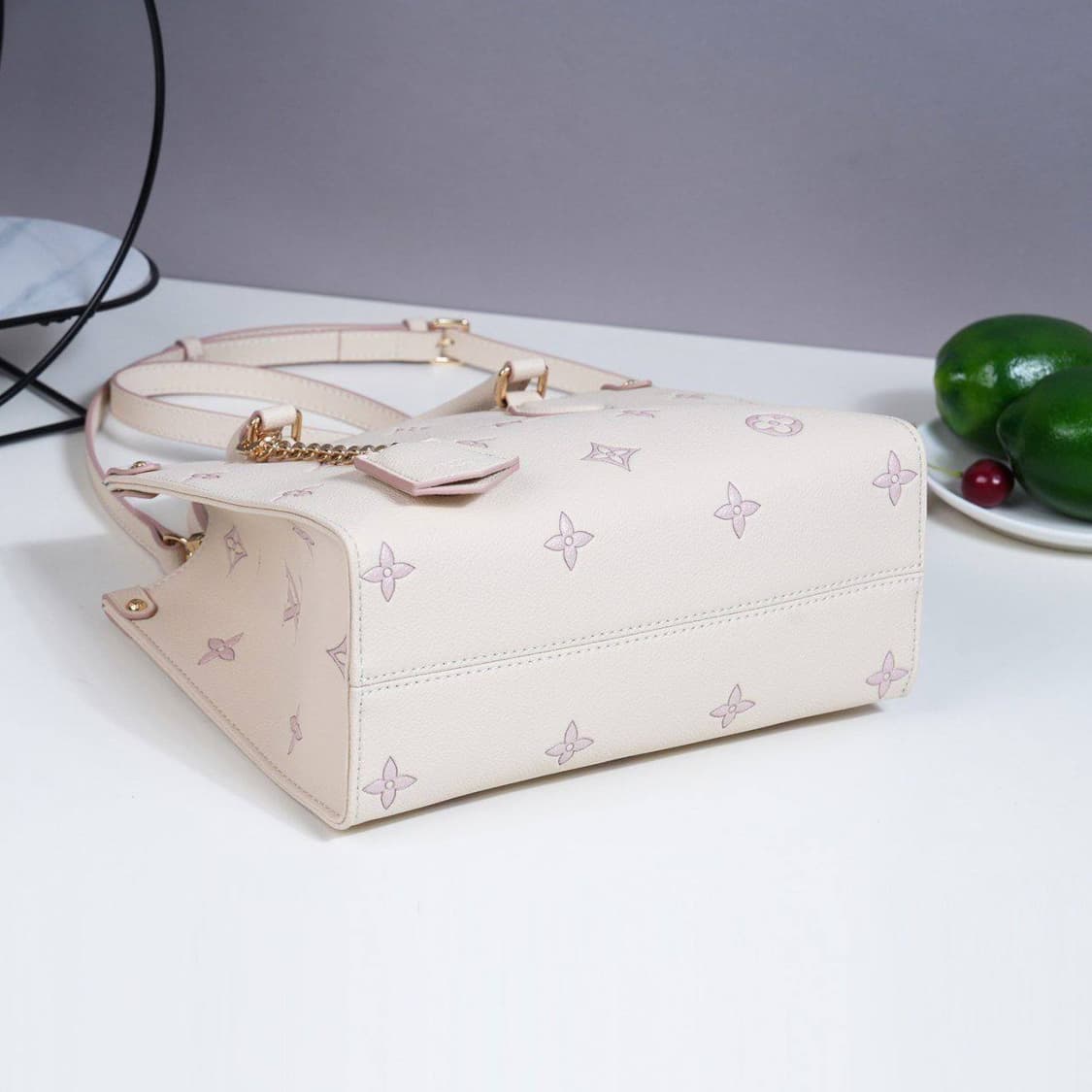 루이 비통의 온더고 PM (OnTheGo PM) 토트백 상품이미지5