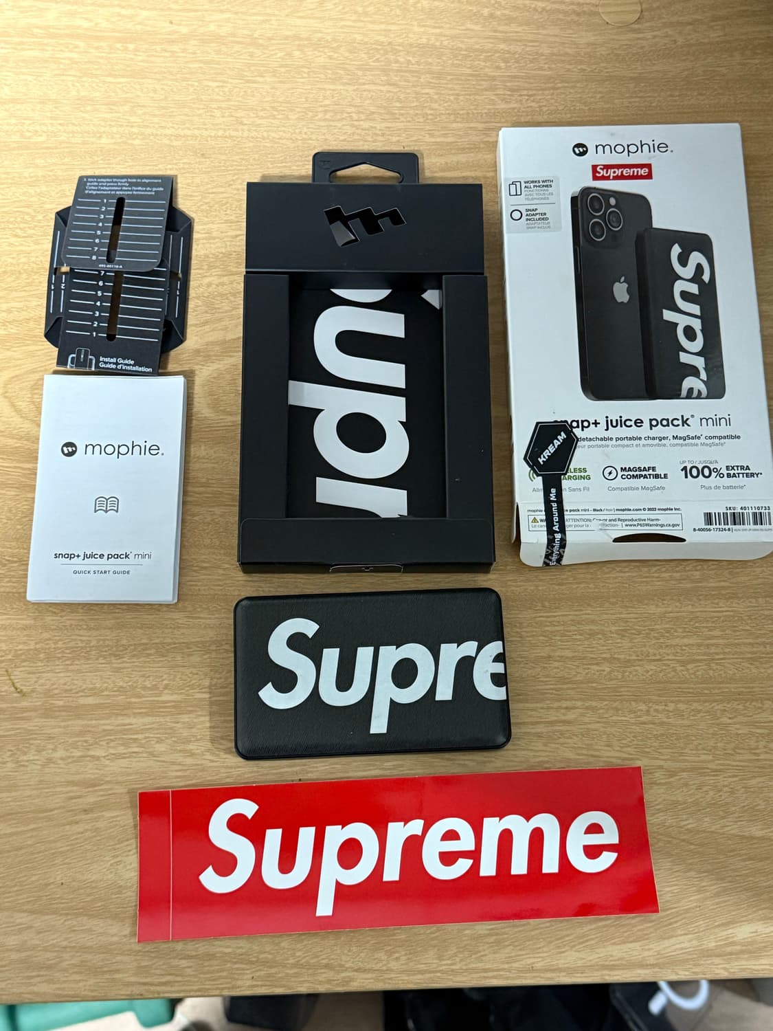 22FW 슈프림 맥세이프 모피 보조배터리 상품이미지1