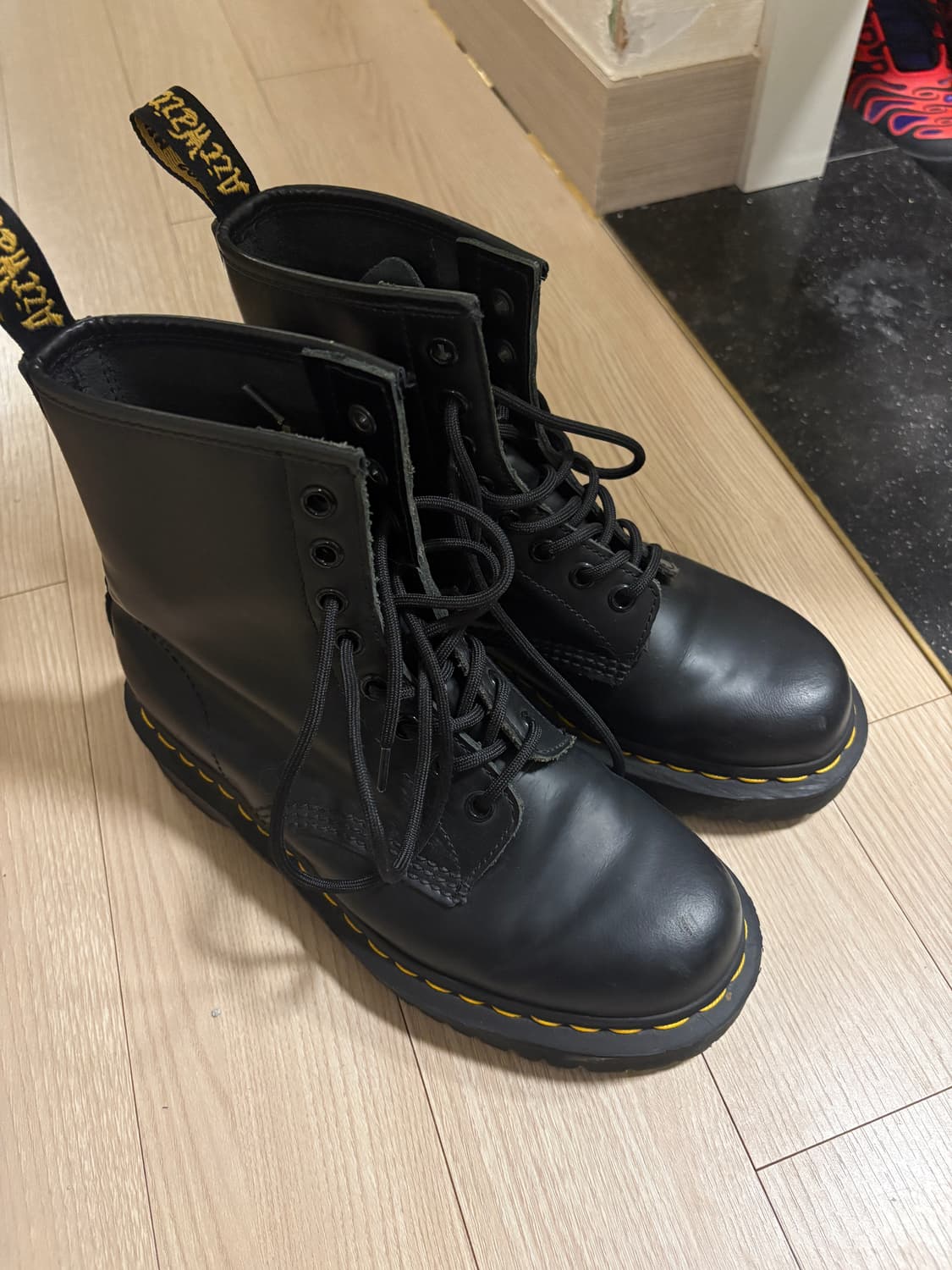 닥터마틴 UK5 240 8홀 상품이미지1