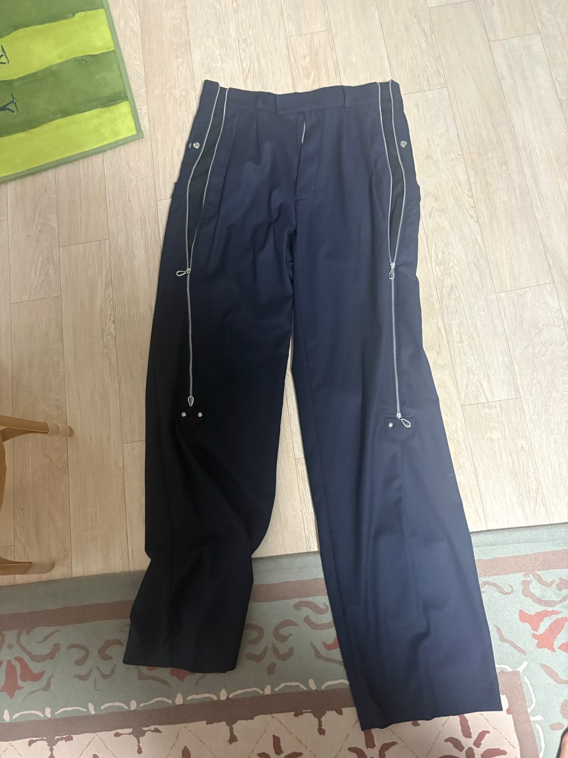 키코코스타디노브 녹스 트라우저 팝니다. 상품이미지2