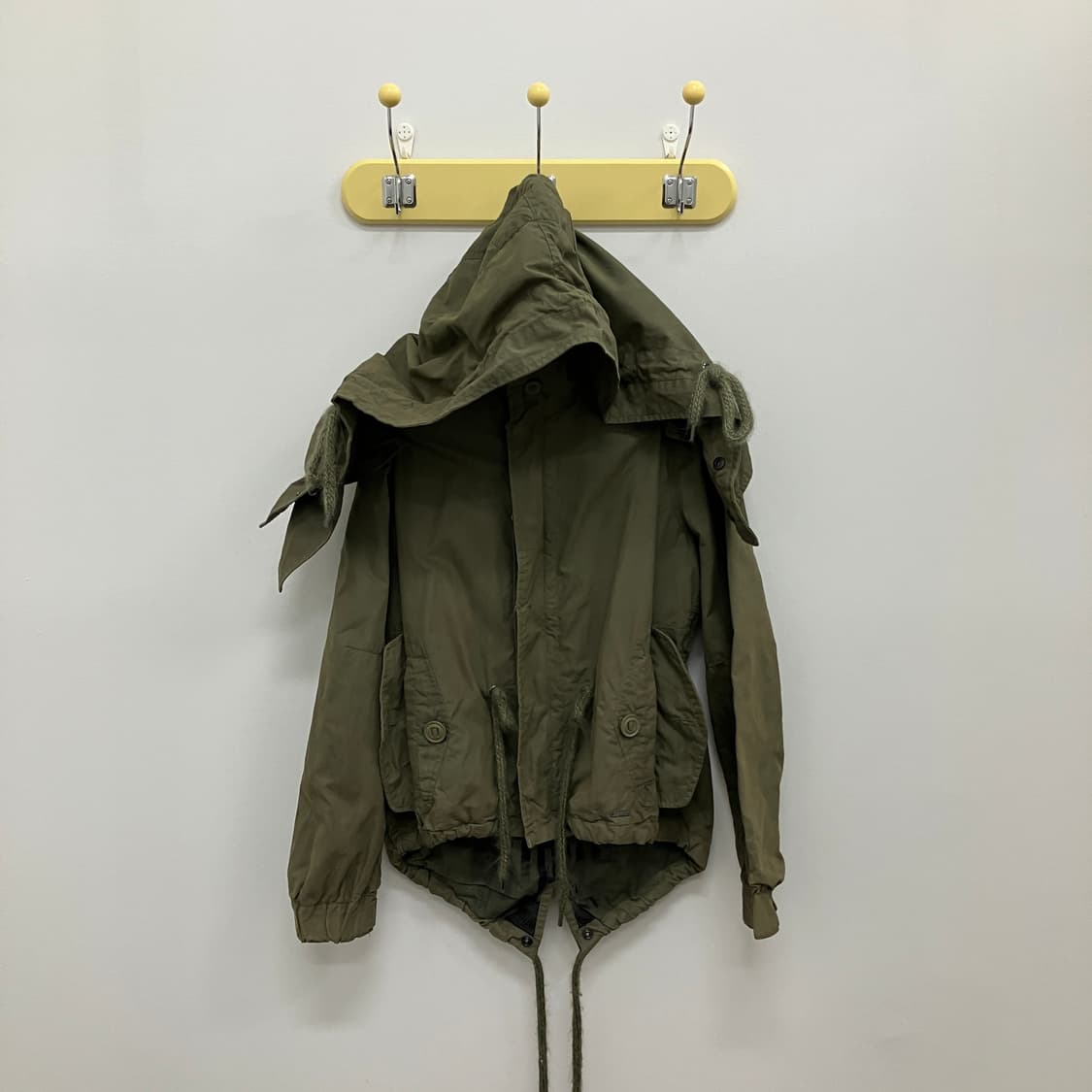 디젤 아카이브 숏 크롭 카키색 후드 야상 점퍼 상품이미지1