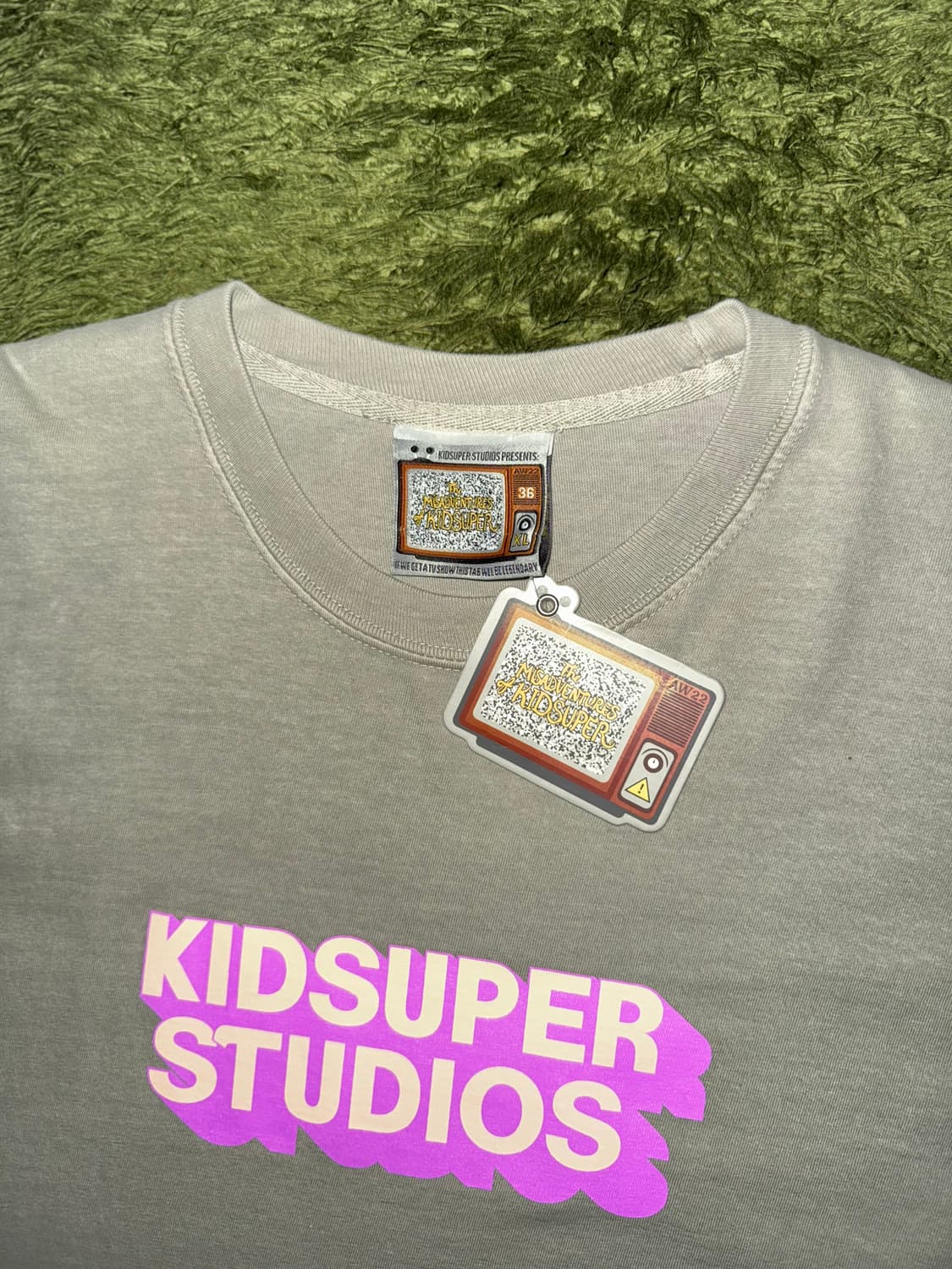 [XL] KIDSUPER 키드슈퍼 22AW 컬렉션 로고 튜블러 티셔츠 상품이미지3